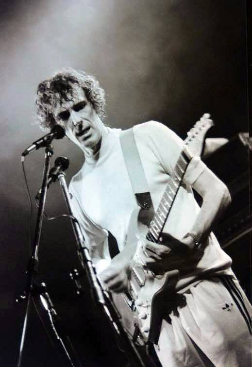 Diario Página 12 - Spinetta habla de Almendra (1999)